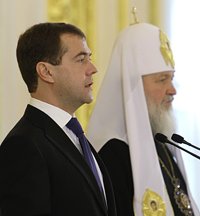 Президент России Д.А. Медведев поздравил Святейшего Патриарха Кирилла с 35-летием архиерейской хиротонии