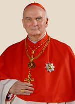 Папа Римский принял отставку кардинала Фоли