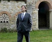 Испанского священника, решившего баллотироваться на пост главы Астурии, запретили в служении