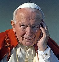 Краковский музей личных вещей Иоанна Павла II открылся в... 18-тонном грузовике