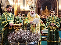 В канун праздника Входа Господня в Иерусалим Предстоятель Русской Церкви совершил всенощное бдение в Храме Христа Спасителя