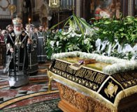 Предстоятель Русской Церкви совершил вечерню Великой пятницы в Храме Христа Спасителя