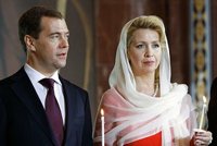 Дмитрий Медведев поздравил православных россиян с Пасхой Христовой