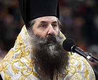 Греческий митрополит считает, что массовое крещение «обливанием», недавно совершённое в Белграде, является недействительным