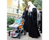 Святейший Патриарх Кирилл поздравил с праздником Пасхи 6-летнюю жительницу Одессы Сашу Климову