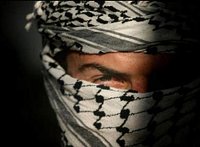 Во время перелета в Сан-Франциско гражданин Йемена с криками «Аллах Акбар» ломился в кабину пилота