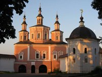 В день Всех святых, в земле Российской просиявших, Предстоятель Русской Церкви совершил Божественную литургию в Свенском Успенском монастыре г. Брянска
