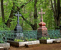Предстоятель Русской Церкви вознес молитвы об упокоении всех почивших насельников Валаамского монастыря на Игуменском кладбище обители