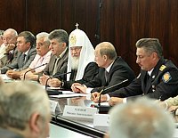 Святейший Патриарх Кирилл принял участие во встрече председателя Правительства России с представителями религиозных, национально-культурных и общественных организаций