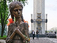 Предстоятель Русской Церкви почтил память воинов Великой Отечественной войны и жертв массового голода 1930-х годов