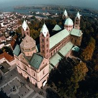 К 950-летию собора в Шпайере в Интернете открыта новая веб-страница, с помощью которой можно совершить виртуальную экскурсию по храму