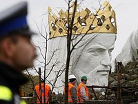 Польские католические епископы выступили против "коронации" Иисуса Христа