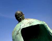 Установленная в центре Рима статуя Иоанна Павла II будет подвержена "модернизации"
