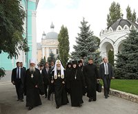 Святейший Патриарх Кирилл посетил Алексиево-Акатов женский монастырь