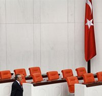 Впервые за последние полвека христианин стал депутатом парламента Турции