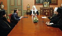 Святейший Патриарх Кирилл принял губернатора Красноярского края Л.В. Кузнецова и митрополита Красноярского и Ачинского Пантелеимона