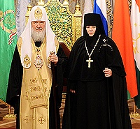 Святейший Патриарх Кирилл вручил игуменский жезл настоятельнице Пюхтицкого Успенского ставропигиального монастыря