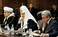 Святейший Патриарх Кирилл: Воспитанием мигрантов должны заняться религиозные общины