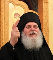 Ватопедский игумен Ефрем доставлен в Апелляционный суд в Афинах