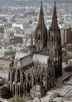 Германские ученые опасаются, что Кельнский собор может рухнуть от... землетрясения
