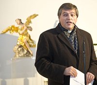 Диссидентский австрийский священник намерен объединить в международное движение клириков, бросивших вызов Ватикану