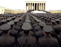 Власти Турции обещают прекратить дискриминацию немусульман на государственной службе