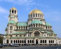 Раскрытие досье агентов спецслужб хотя и снизило доверие болгар к Церкви, незначительно поколебало отношение к ней большинства верующих