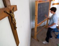 Аргентинский судья по жалобе родителей-атеистов запретил молитву в государственных школах