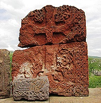 В Иране полностью уничтожены старинная христианская церковь и кладбище при ней