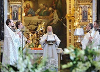 В Великую субботу Святейший Патриарх Кирилл совершил Литургию св. Василия Великого в Храме Христа Спасителя