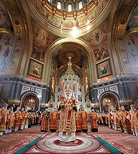 В день праздника Светлого Христова Воскресения Святейший Патриарх Кирилл совершил великую вечерню в Храме Христа Спасителя