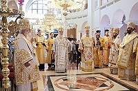 Предстоятели Русской и Кипрской Православных Церквей совершили Божественную литургию в самом большом храме Кипра