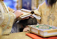 В день памяти святых благоверных Петра и Февронии Предстоятель Русской Церкви совершил Литургию в Храме Христа Спасителя