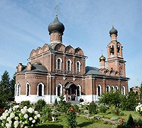 Предстоятель Русской Церкви совершил Литургию в храме Преображения Господня в Тушине