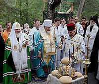 Предстоятели Русской и Польской Церквей совершили всенощное бдение в Марфо-Мариинской обители на Грабарке