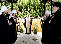 Предстоятель Русской Церкви совершил в Токио молебен у мощей святого Николая Японского и литию по православным архиереям, служившим в Японии
