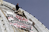В Риме арестован итальянец, устроивший акцию протеста против Евросоюза на куполе собора св. Петра