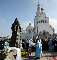 Предстоятель Русской Церкви открыл в Минске памятник Святейшему Патриарху Алексию и посетил храм-памятник в честь Всех святых