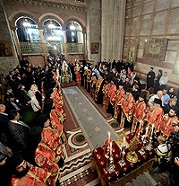 Святейший Патриарх Кирилл и Блаженнейший Патриарх Иерусалимский Феофил посетили Храм Воскресения Христова в Иерусалиме