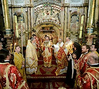 Предстоятели Иерусалимской и Русской Православных Церквей совершили Божественную литургию в Храме Воскресения Христова