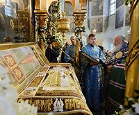 Предстоятель Русской Церкви совершил молебен у раки с мощами святителя Тихона, Патриарха Всероссийского, в Донском монастыре