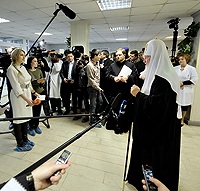 Ответы Святейшего Патриарха Кирилла на вопросы журналистов после посещения родильного дома № 3 г. Москвы