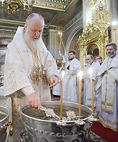 В праздник Крещения Господня Предстоятель Русской Церкви совершил Литургию и чин великого освящения воды в Богоявленском кафедральном соборе в Москве