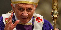 Бенедикт XVI оставил папский престол