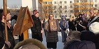 У поруганного креста в Люблино совершили молебен об умножении любви