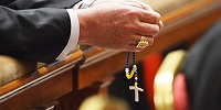 В Испании социалисты требуют запретить Мессы во время институционных актов