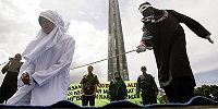 В Саудовской Аравии две горничные приговорены к 1000 ударам плетью за колдовство