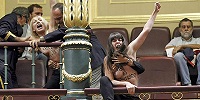 Активистки "FEMEN" атаковали испанский парламент, протестуя против запрета на аборты