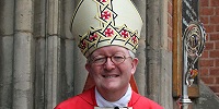 Англиканский иерарх считает, что католики должны позволить англиканам причащаться за Мессой