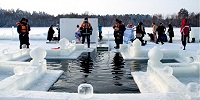 В крещенских купаниях в Москве приняли участие уже 150 тыс. человек